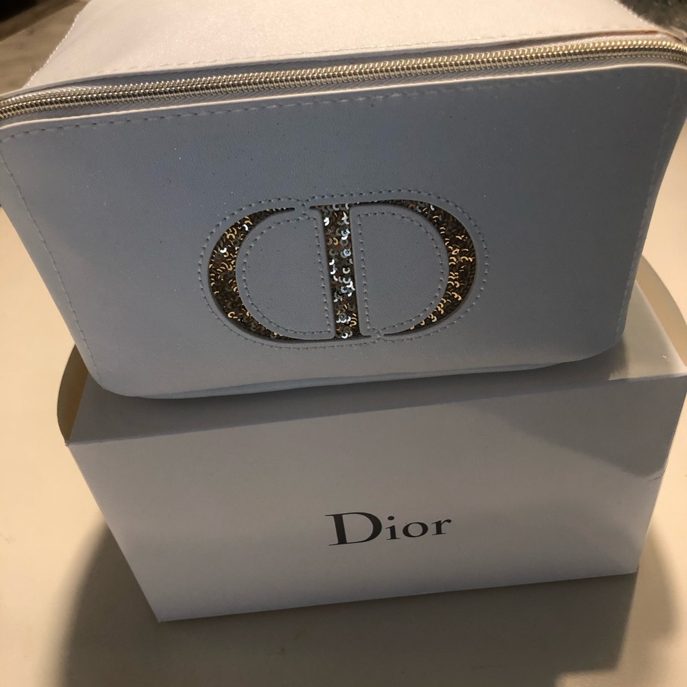 Cosmetic bag